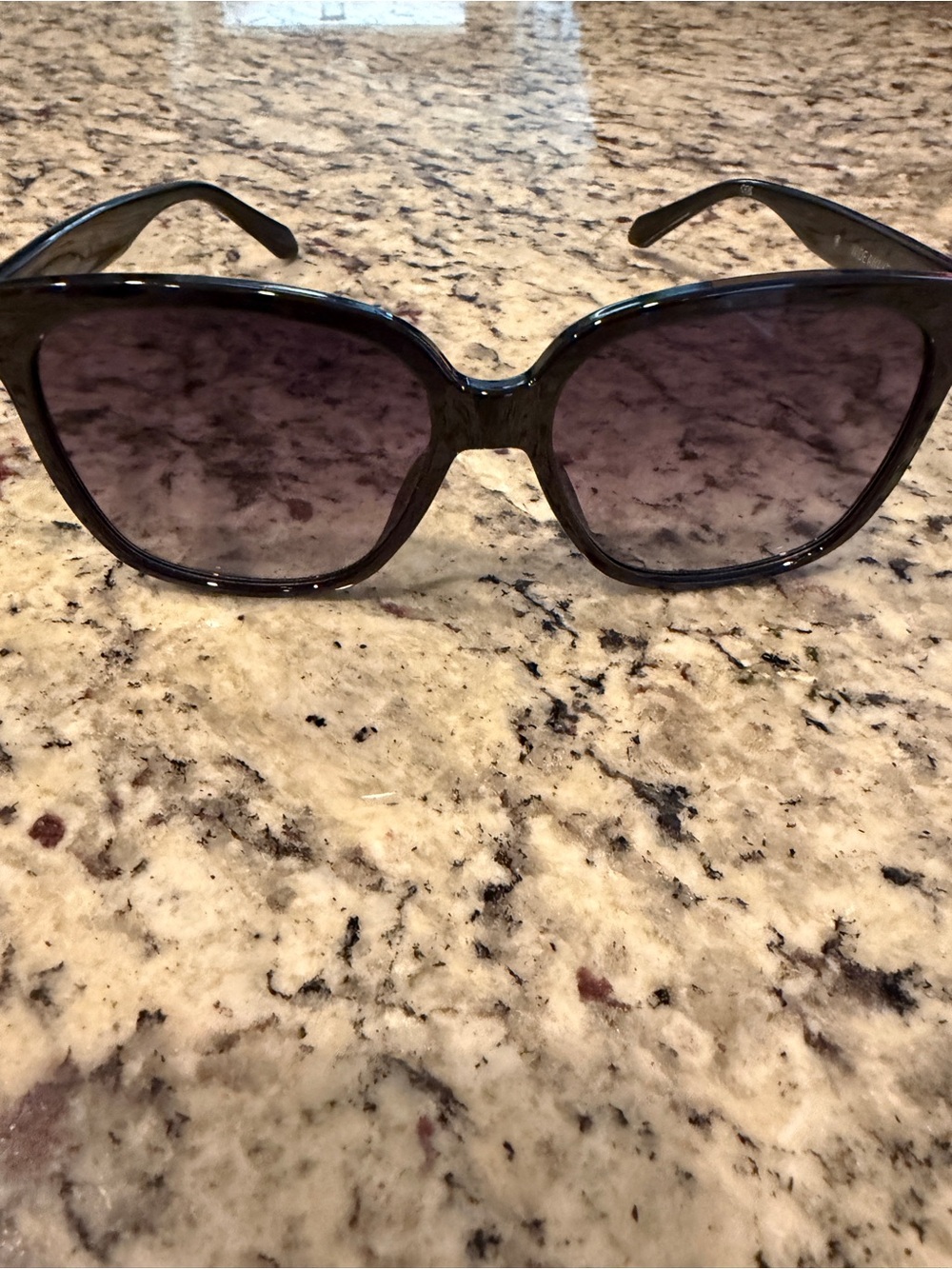 Quay Wide Awake Black Sunglasses